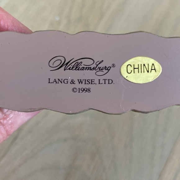 Williamsburg Decorated Gate and Fence - Set of 5 - Lang and Wise - Picture 8 of 8